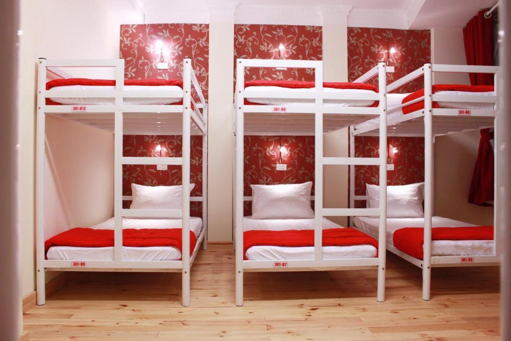 Koniko Backpackers Hostel Хошимин Номер фото