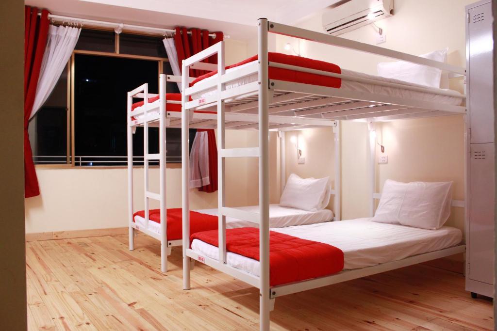 Koniko Backpackers Hostel Хошимин Номер фото