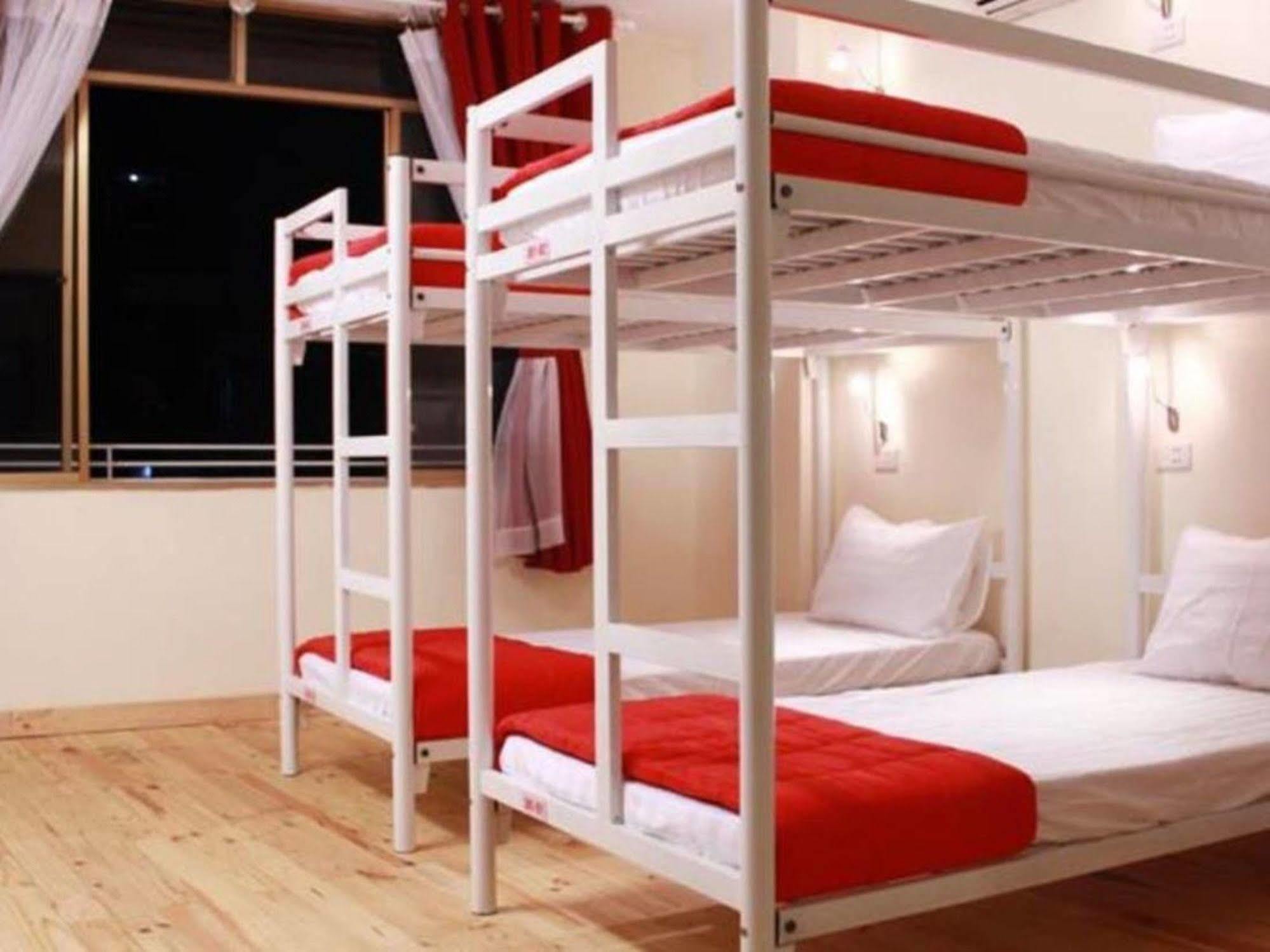 Koniko Backpackers Hostel Хошимин Экстерьер фото