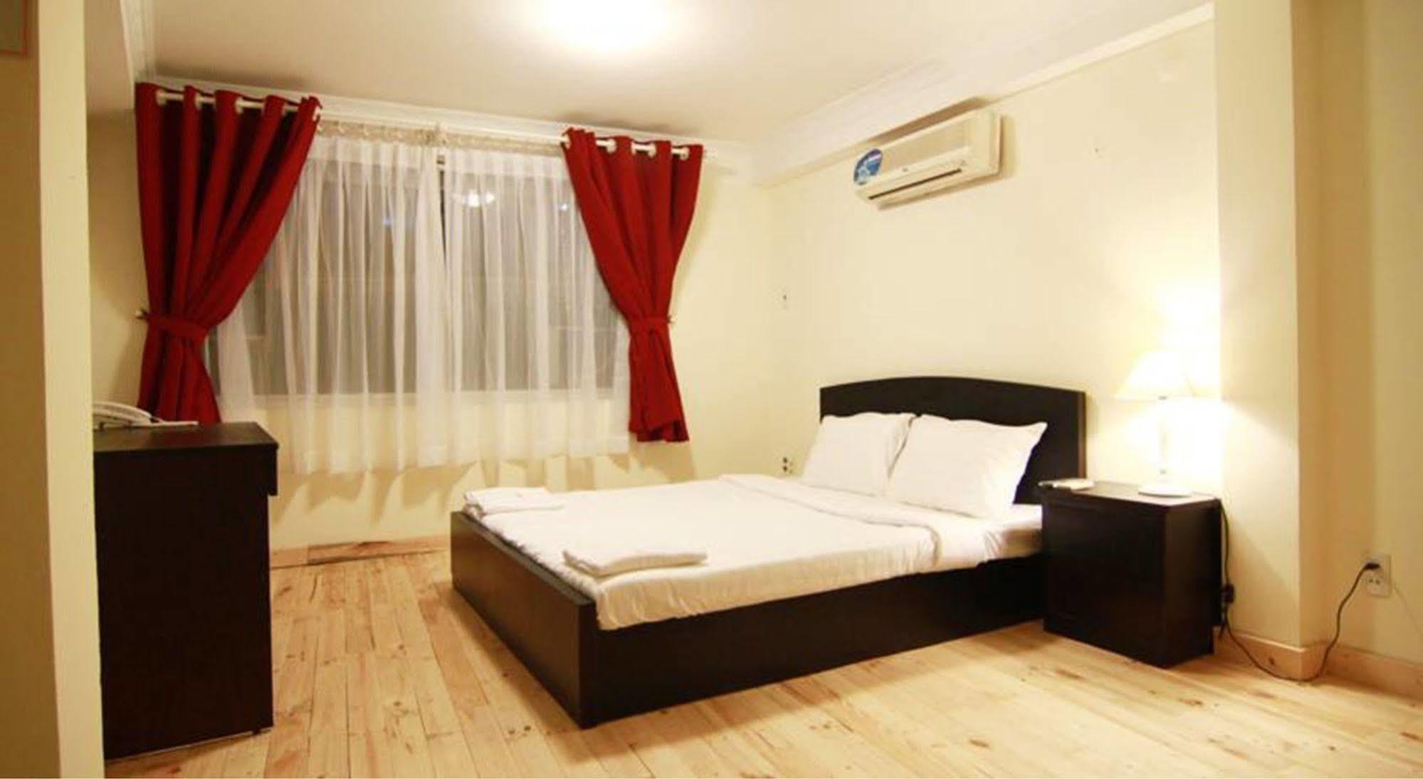 Koniko Backpackers Hostel Хошимин Экстерьер фото